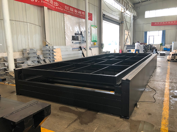 高剛性切割工作臺(tái)