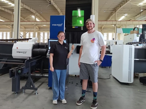 用于拖車鈑金和管材的光纖激光切割機